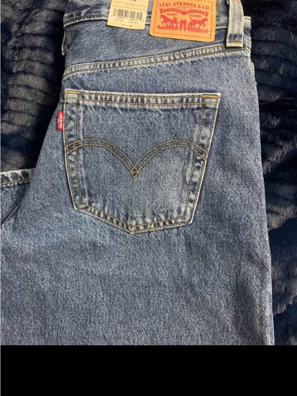 Levi's Light Blue Classic Denim Jeans with Red Tab